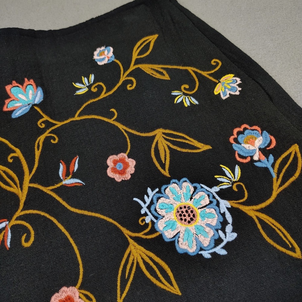 LOFT Floral Embroidered Pencil Skirt Women Size 2 Black Career Formal Cotton EC - Picture 2 of 10